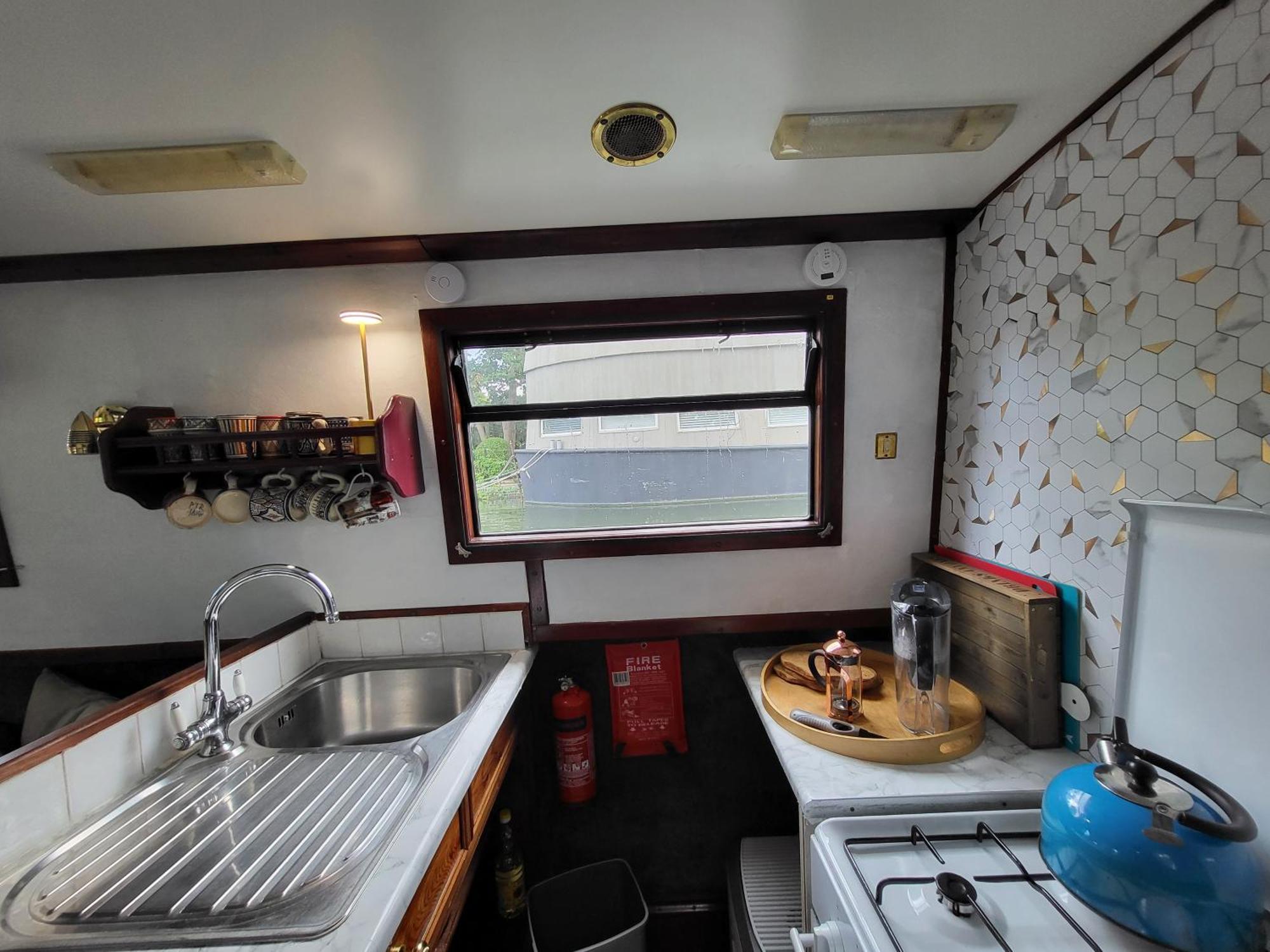Comfy Canal Boat In Little Venice For Family & Friends Londres Exterior foto